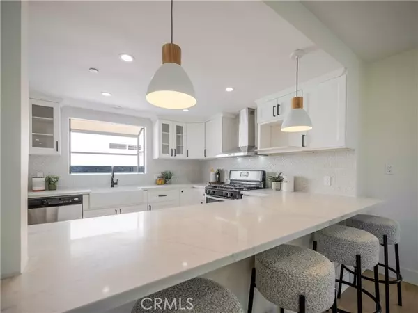 Winnetka, CA 91306,7107 Cozycroft