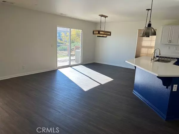 Palmdale, CA 93551,37518 Henna