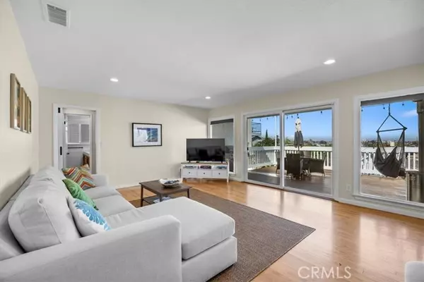 Redondo Beach, CA 90278,2407 Ripley AVE