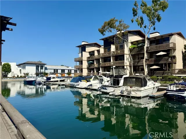 Long Beach, CA 90803,9116 Marina Pacifica DR