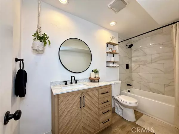 Long Beach, CA 90803,9116 Marina Pacifica DR