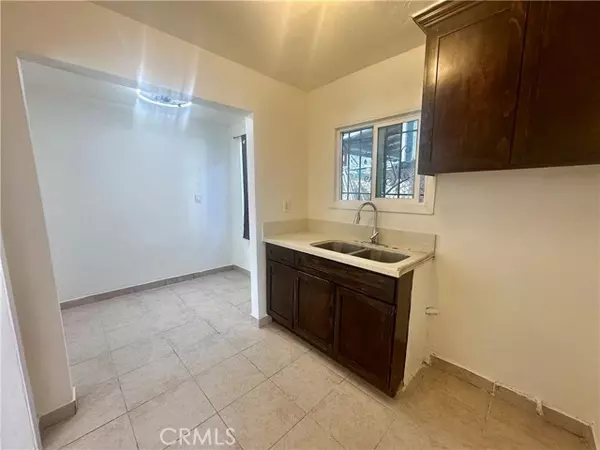 Los Angeles, CA 90003,113 W 97th