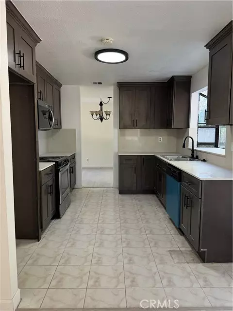 Phillips Ranch, CA 91766,15 Skyline