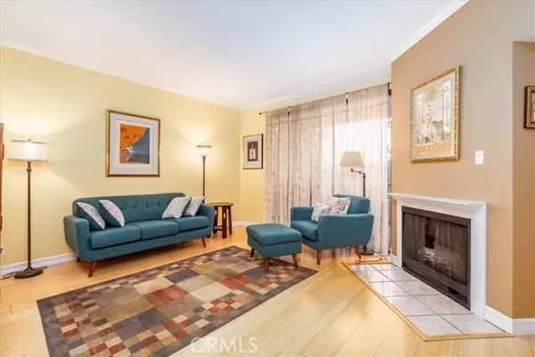 3913 N Virginia RD 203, Long Beach, CA 90807