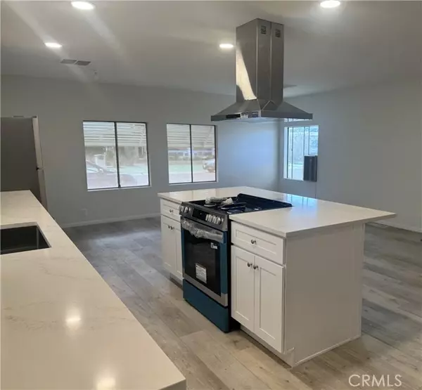 Hemet, CA 92543,270 San Mateo CIR