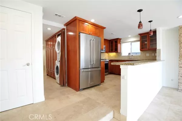 Newport Beach, CA 92663,205 29th ST A