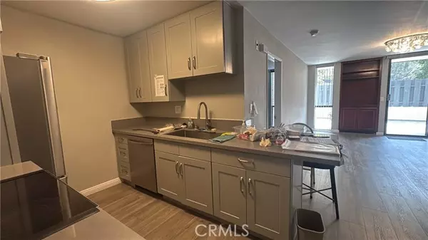 Los Angeles, CA 90042,4239 Via Arbolada 101