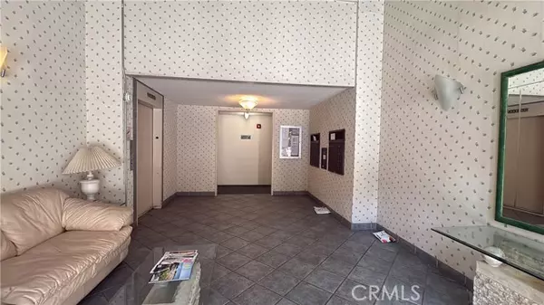 Los Angeles, CA 90042,4239 Via Arbolada 101