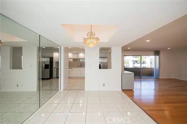 Los Angeles, CA 90005,818 Lucerne 201