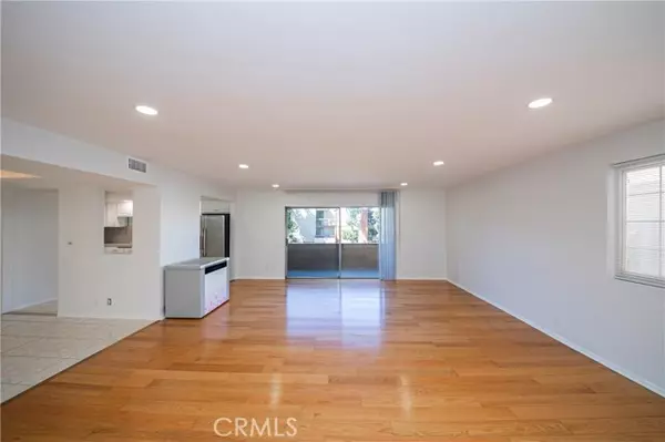 Los Angeles, CA 90005,818 Lucerne 201