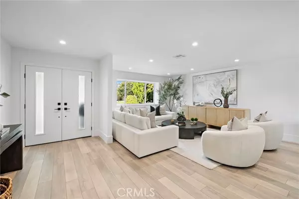 Huntington Beach, CA 92649,5262 Glenroy Dr