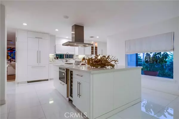 Rancho Palos Verdes, CA 90275,2 Headland DR