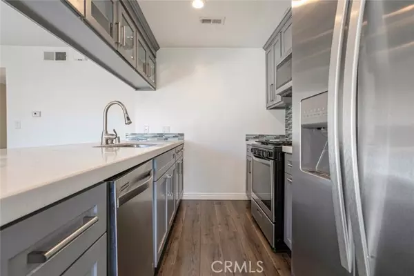 Los Angeles, CA 90068,2700 Cahuenga BLD 3104