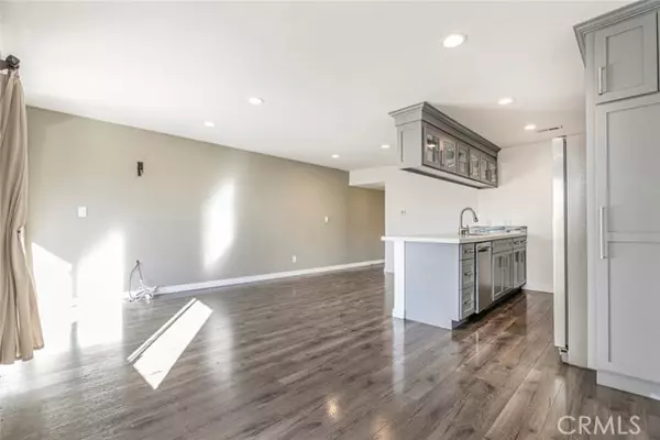 Los Angeles, CA 90068,2700 Cahuenga BLD 3104