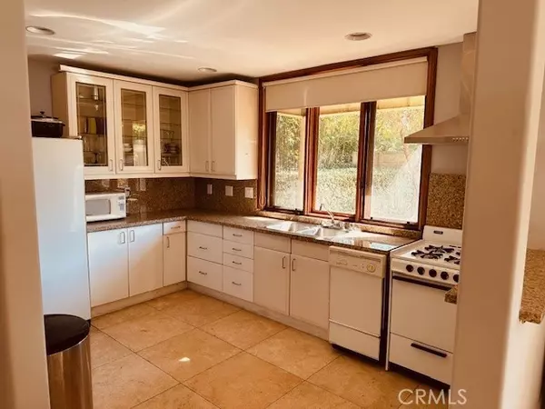 Encino, CA 91316,5230 Louise