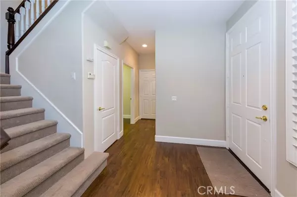 Valencia, CA 91381,25527 Via Ventana