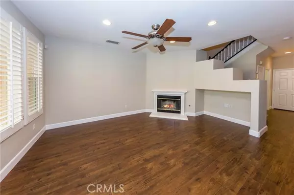 Valencia, CA 91381,25527 Via Ventana