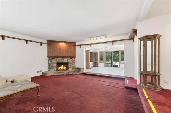 Woodland Hills, CA 91364,20555 Dumont ST