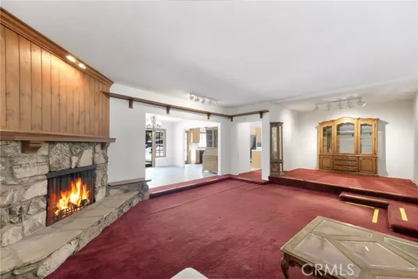 Woodland Hills, CA 91364,20555 Dumont ST