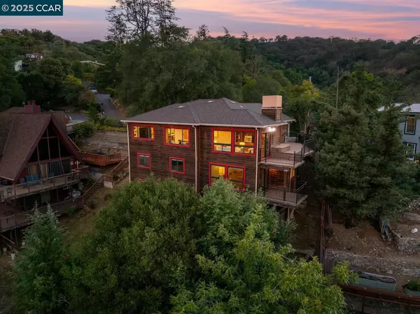 1087 Hillside Dr, Martinez, CA 94553