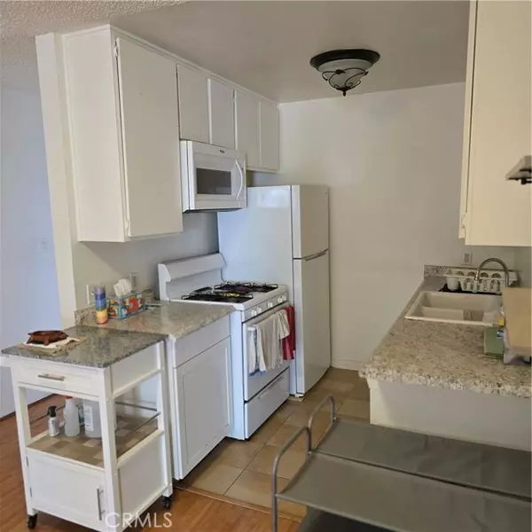 Studio City, CA 91604,12157 Moorpark ST 206