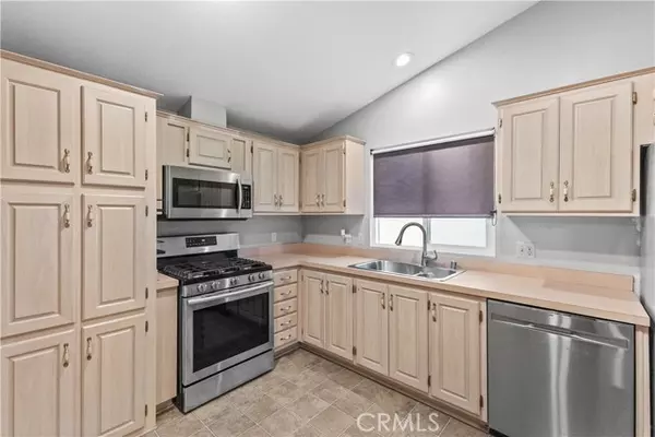 Redlands, CA 92374,140 W Pioneer 93