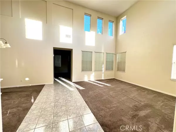 Lake Elsinore, CA 92532,32372 Whispering Willow