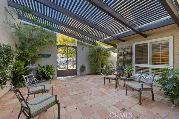 Calabasas, CA 91302,22612 Paul Revere