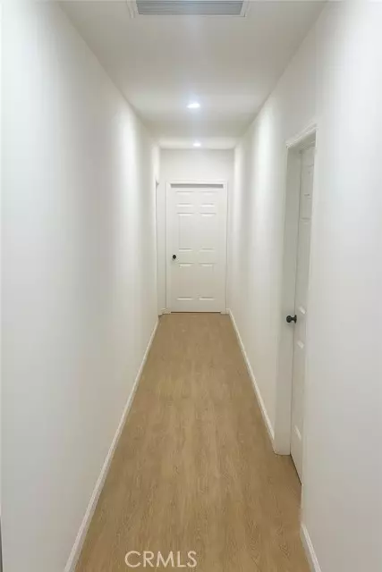 Los Angeles, CA 90001,822 E 77th St