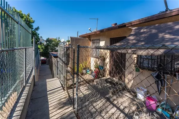 Los Angeles, CA 90044,11242 S Budlong