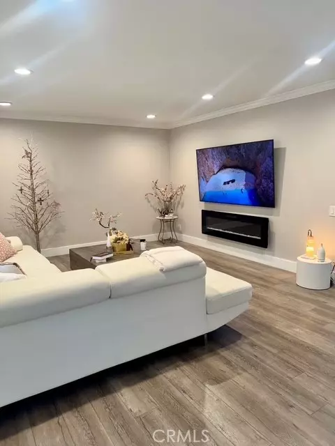 West Hills, CA 91307,6416 Kenwater