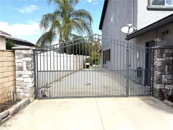 Corona, CA 92882,873 Greenridge