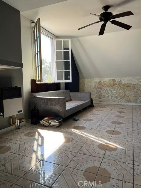 Los Angeles, CA 90028,6131 5 Afton