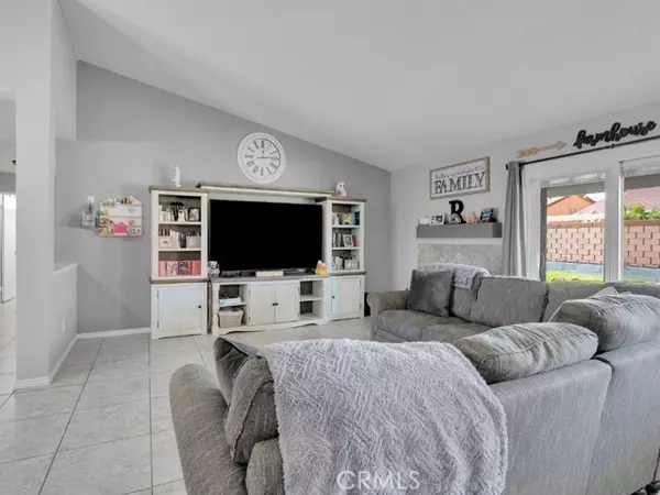 Rosamond, CA 93560,3237 Shady VIS