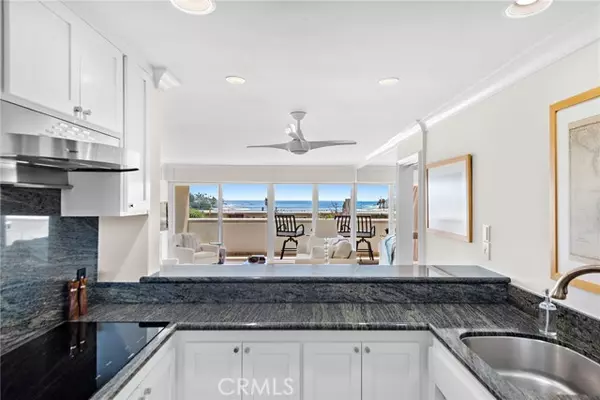 Laguna Beach, CA 92651,234 Cliff DR 4