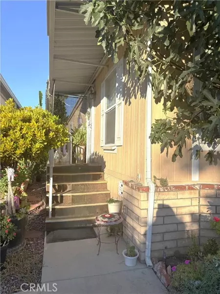 10745 Victoria 4, Whittier, CA 90604