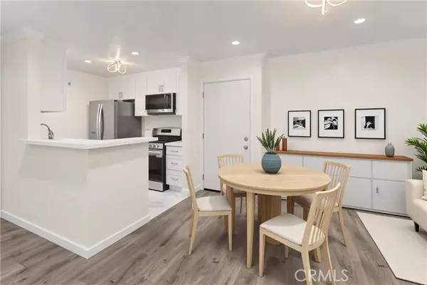 Tarzana, CA 91356,18620 Hatteras