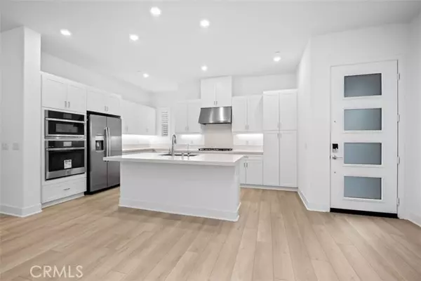 Irvine, CA 92618,532 Neilson