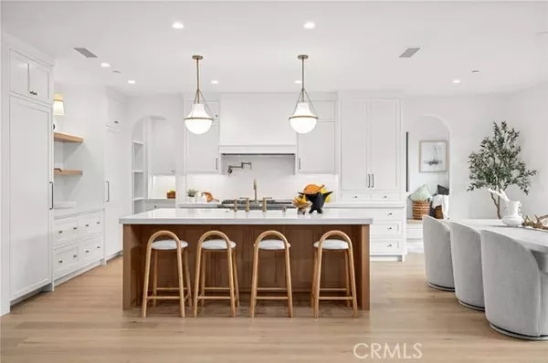 Costa Mesa, CA 92627,275 Walnut