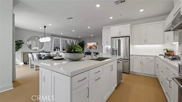 748 Edward Scholle DR, Camarillo, CA 93010