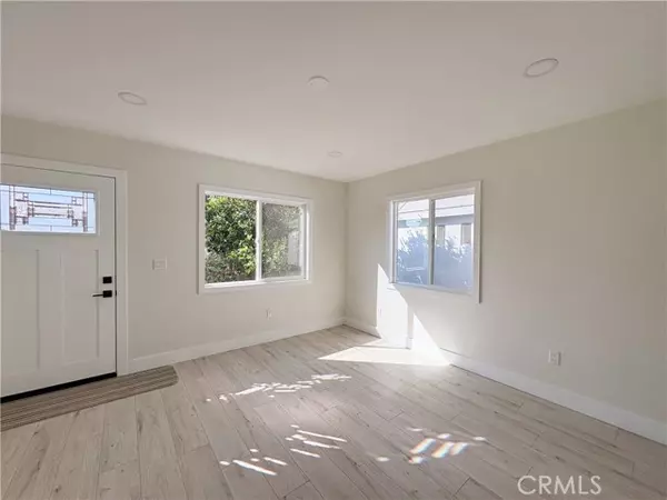 6300 Fairbrook ST 1/2, Long Beach, CA 90815