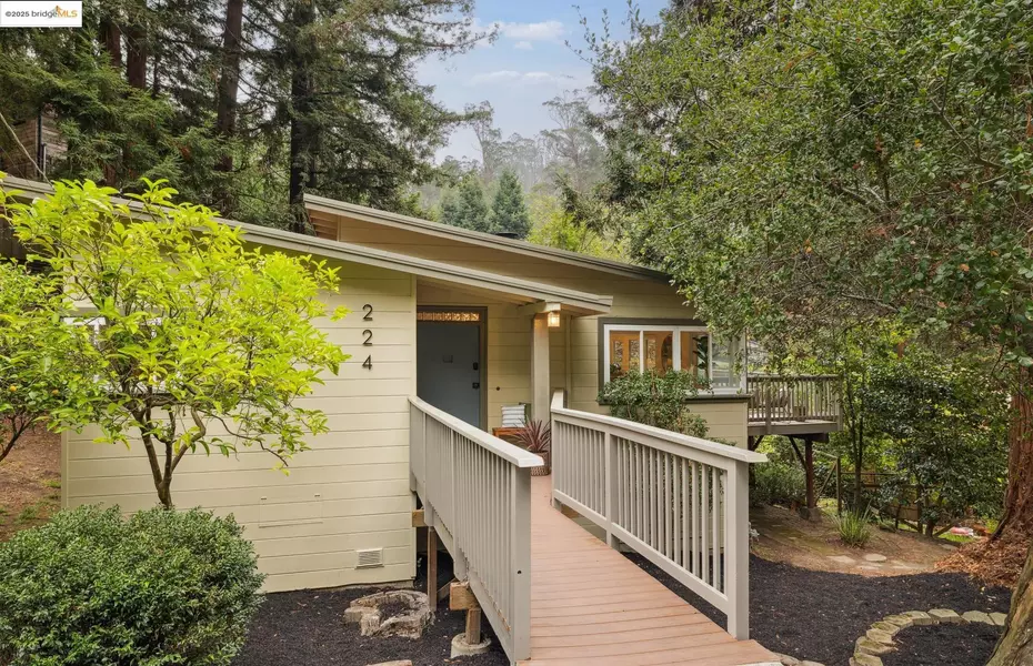 224 Beauforest DR, Oakland, CA 94611