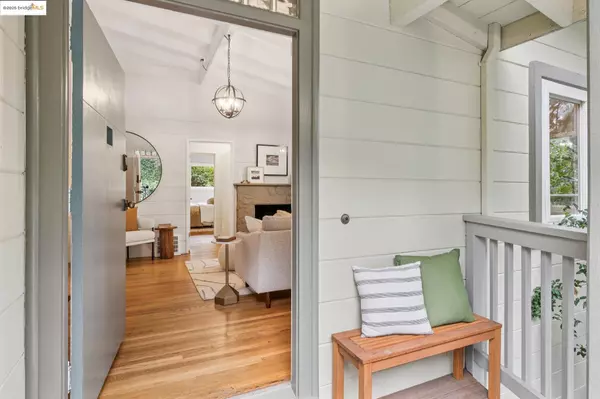 Oakland, CA 94611,224 Beauforest DR