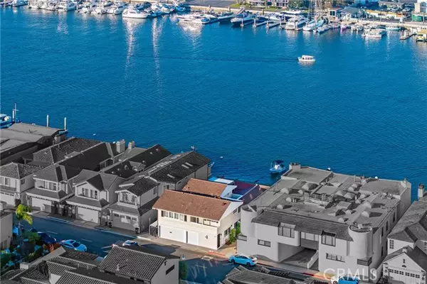 Newport Beach, CA 92663,318 Via Lido Nord