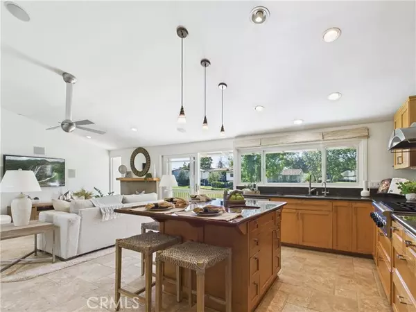 Newport Beach, CA 92660,519 Vista Flora