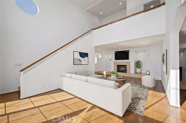 Los Angeles, CA 90069,8246 Woodshill TRL