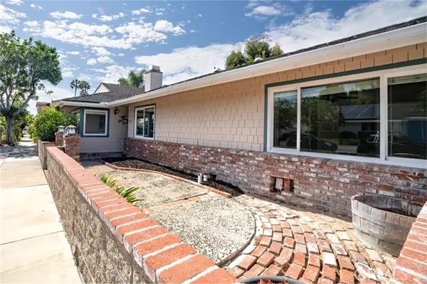 Newport Beach, CA 92660,2233 Heather LN