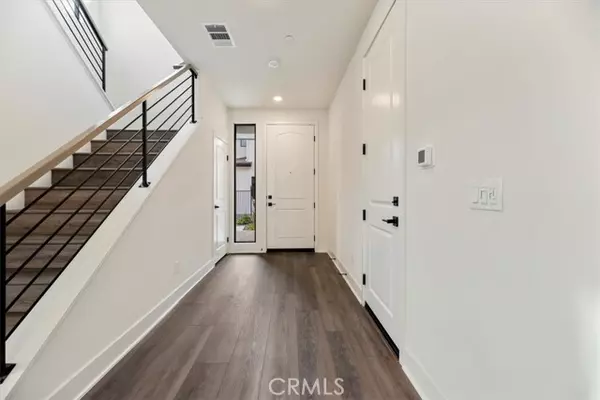 Los Angeles, CA 90042,1019 N STALEY LN