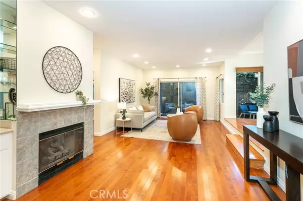 Santa Monica, CA 90403,817 10th ST 104