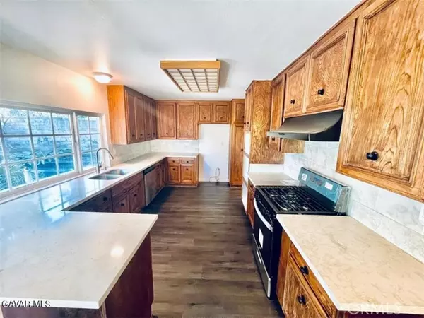 Granada Hills, CA 91344,17208 Braxton